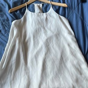 🌈BOGO 50% off Anything with a 🌈! Women’s S sleeveless blouse